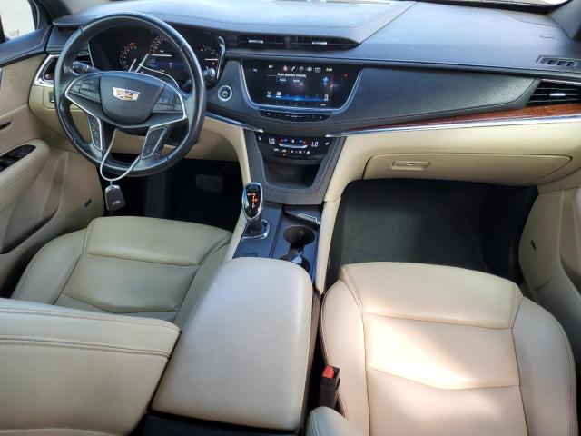  CADILLAC XT5 2019 Czerwony