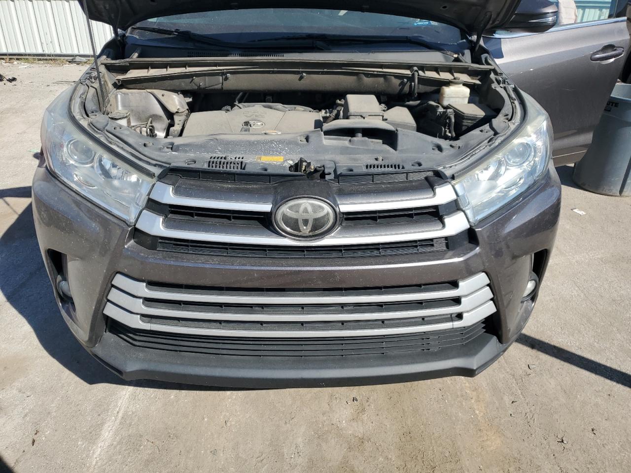 2017 Toyota Highlander Se VIN: 5TDKZRFH5HS509333 Lot: 84647795