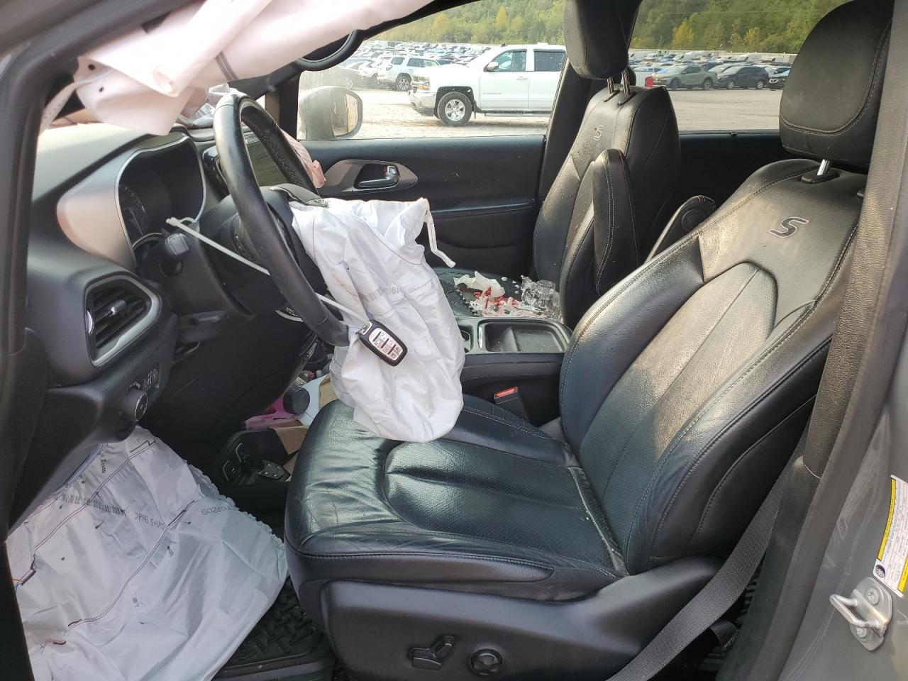 2020 Chrysler Pacifica Touring L VIN: 2C4RC3BG6LR273853 Lot: 71437405