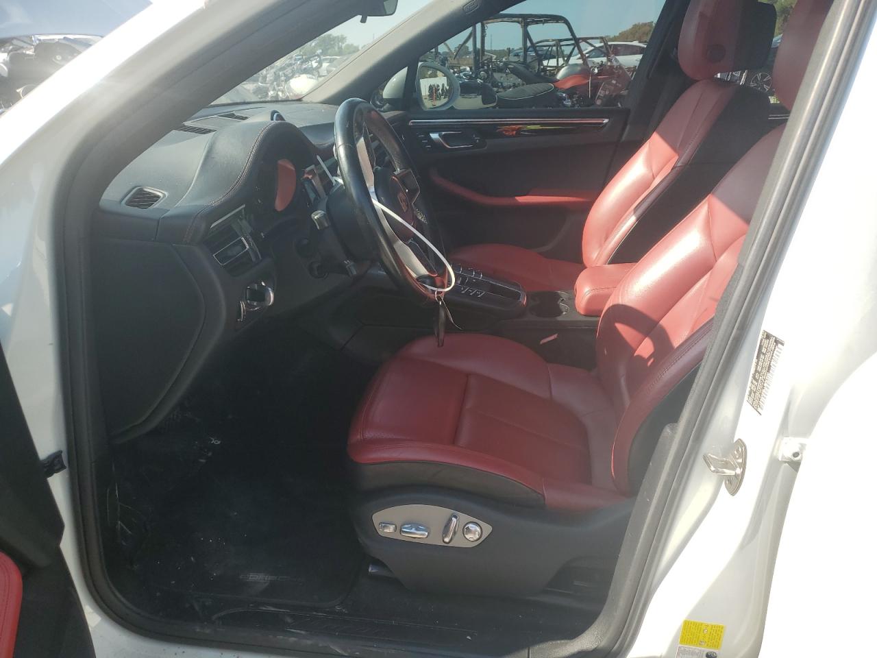 2020 Porsche Macan VIN: WP1AA2A55LLB04900 Lot: 84424095