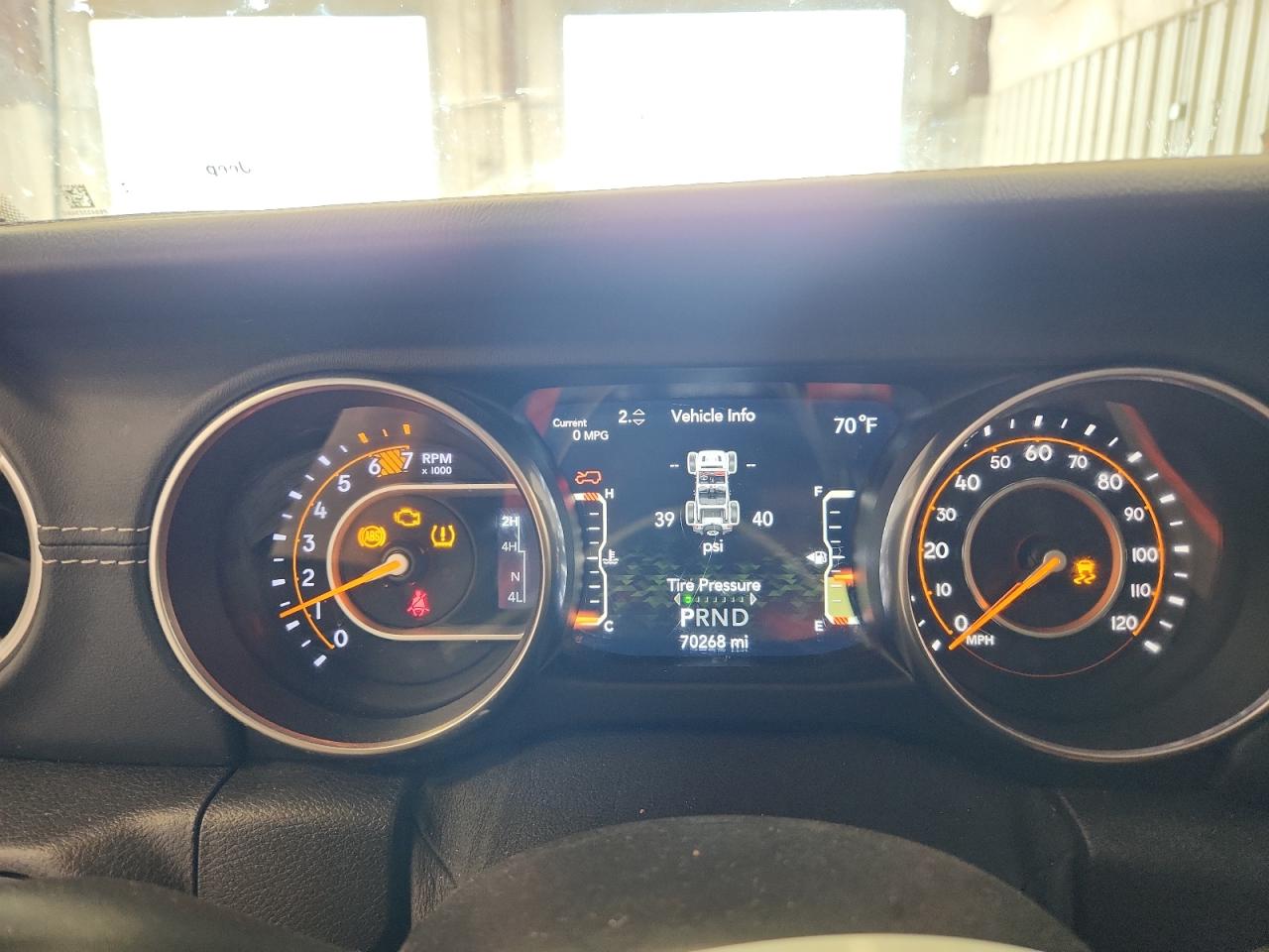 2018 Jeep Wrangler Unlimited Sahara VIN: 1C4HJXEN3JW314995 Lot: 83863355