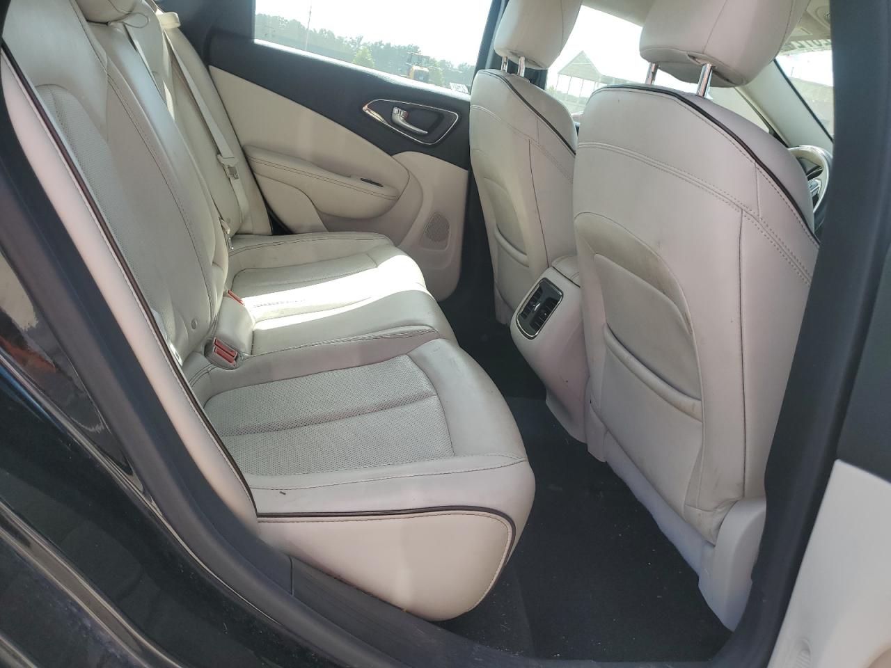 2015 Chrysler 200 C VIN: 1C3CCCEG6FN512485 Lot: 84207205