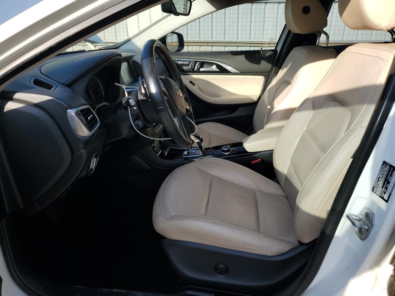 2017 Infiniti Qx30 Base VIN: SJKCH5CPXHA035806 Lot: 83788425