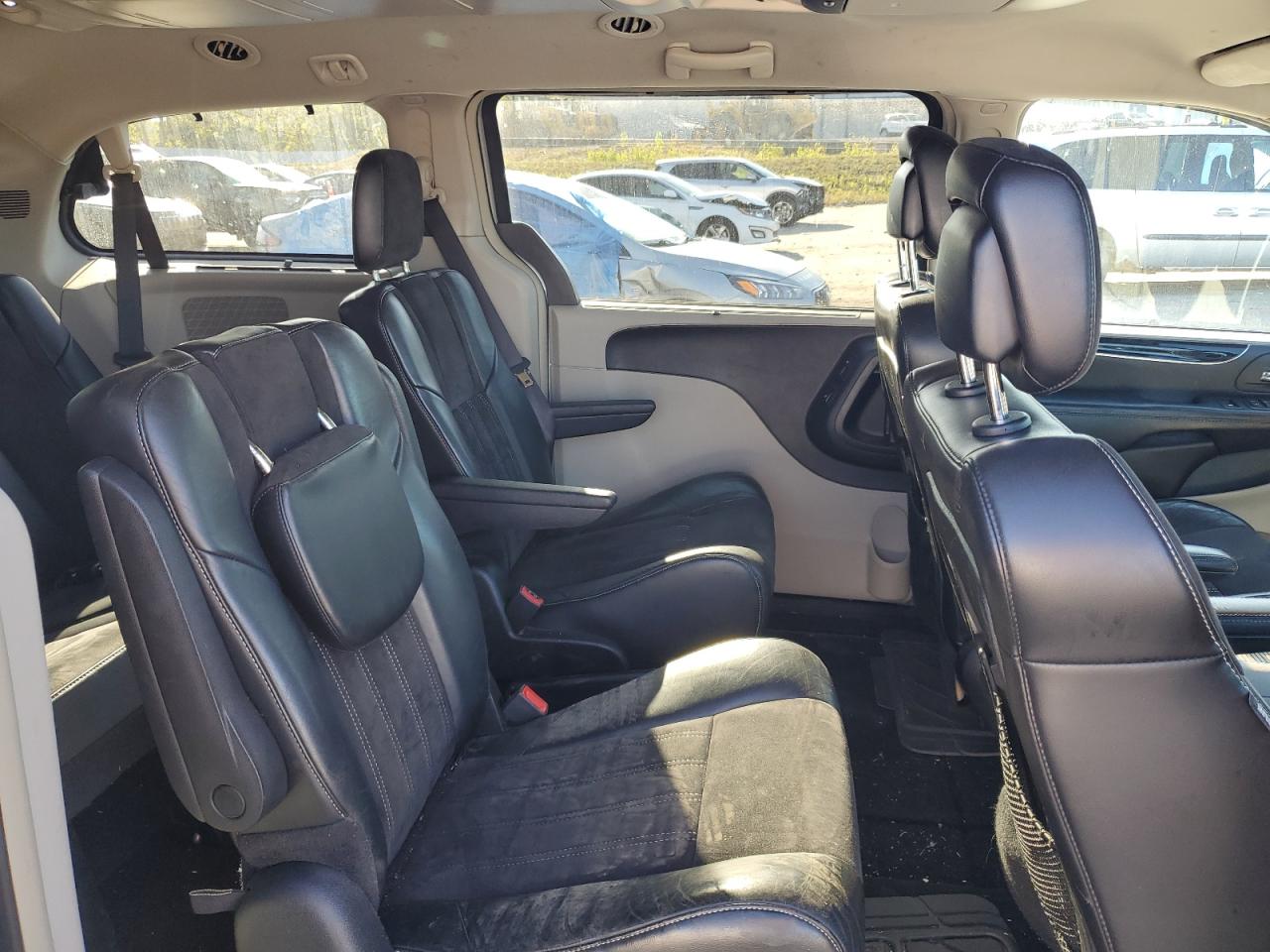 2014 Chrysler Town & Country Touring L VIN: 2C4RC1CG5ER258671 Lot: 84281995