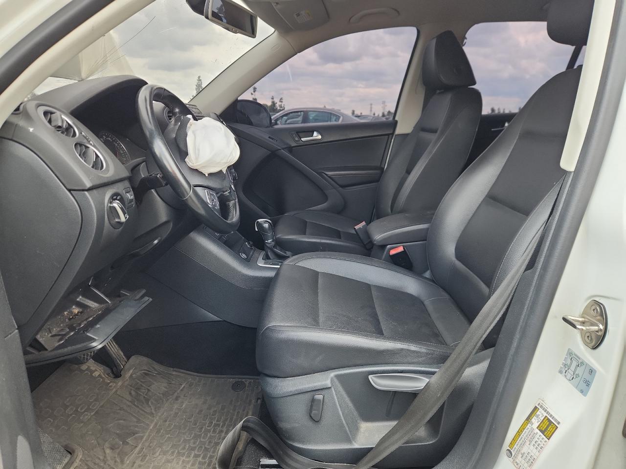 2016 Volkswagen Tiguan S VIN: WVGAV7AXXGW596800 Lot: 80959915