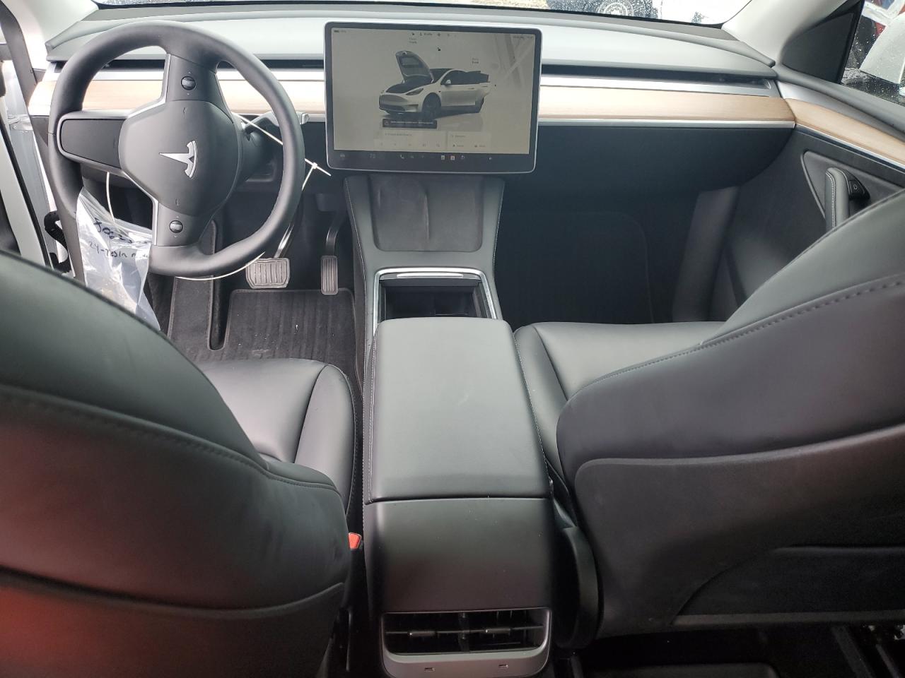 2024 Tesla Model Y VIN: 7SAYGAEE8RF102690 Lot: 80623965