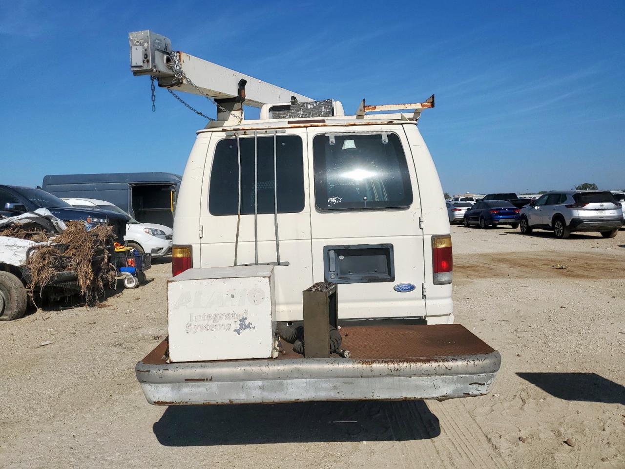 1994 Ford Econoline E350 Van VIN: 1FTJE34H5RHB20902 Lot: 84282465