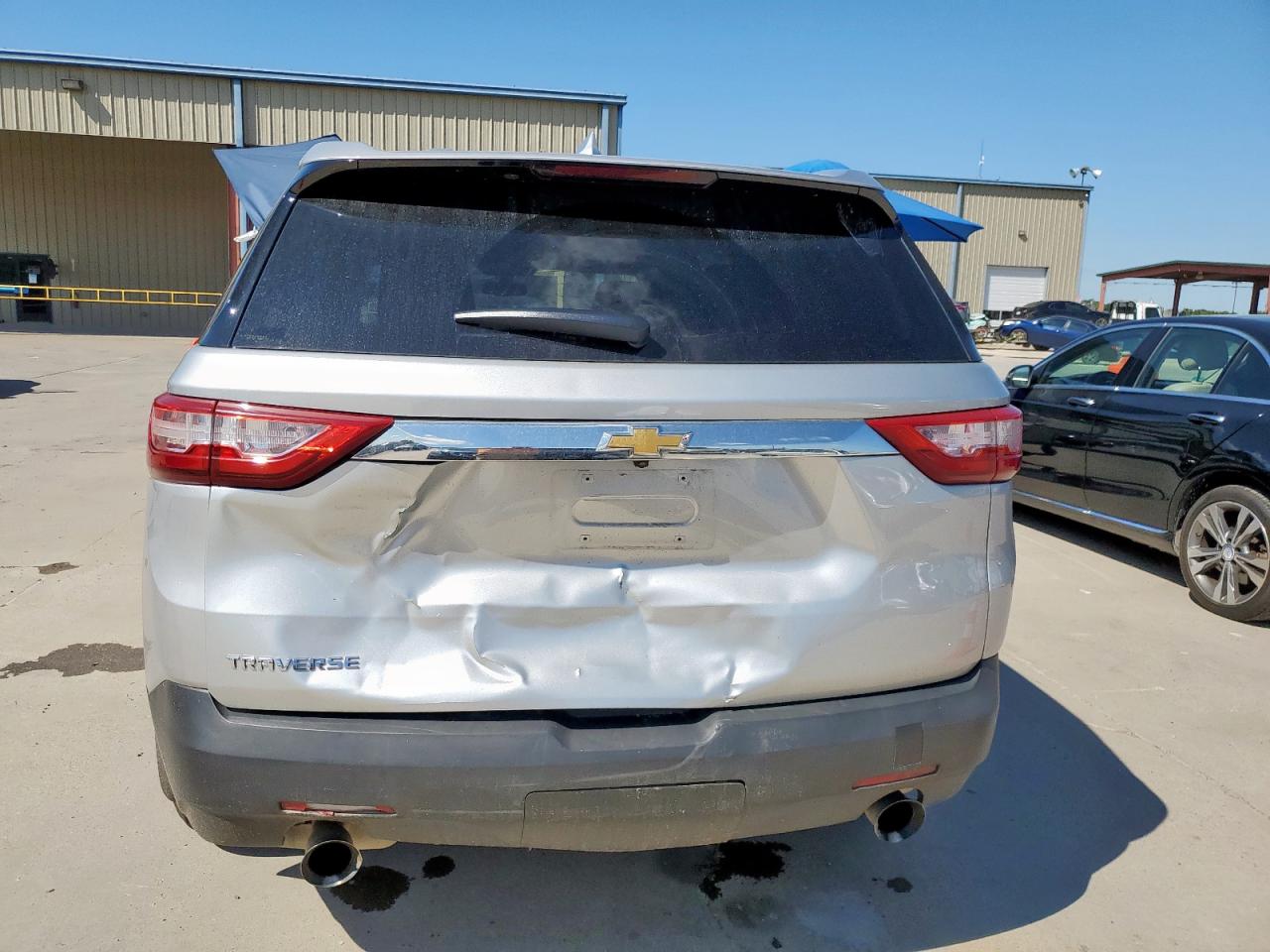 2018 Chevrolet Traverse Ls VIN: 1GNERFKW9JJ143404 Lot: 71166085