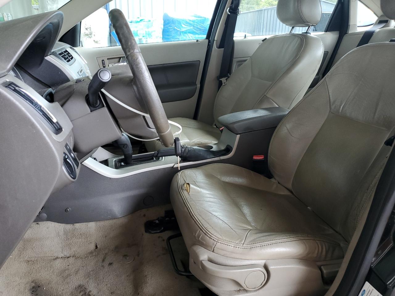 2010 Ford Focus Sel VIN: 1FAHP3HN1AW295761 Lot: 84253445