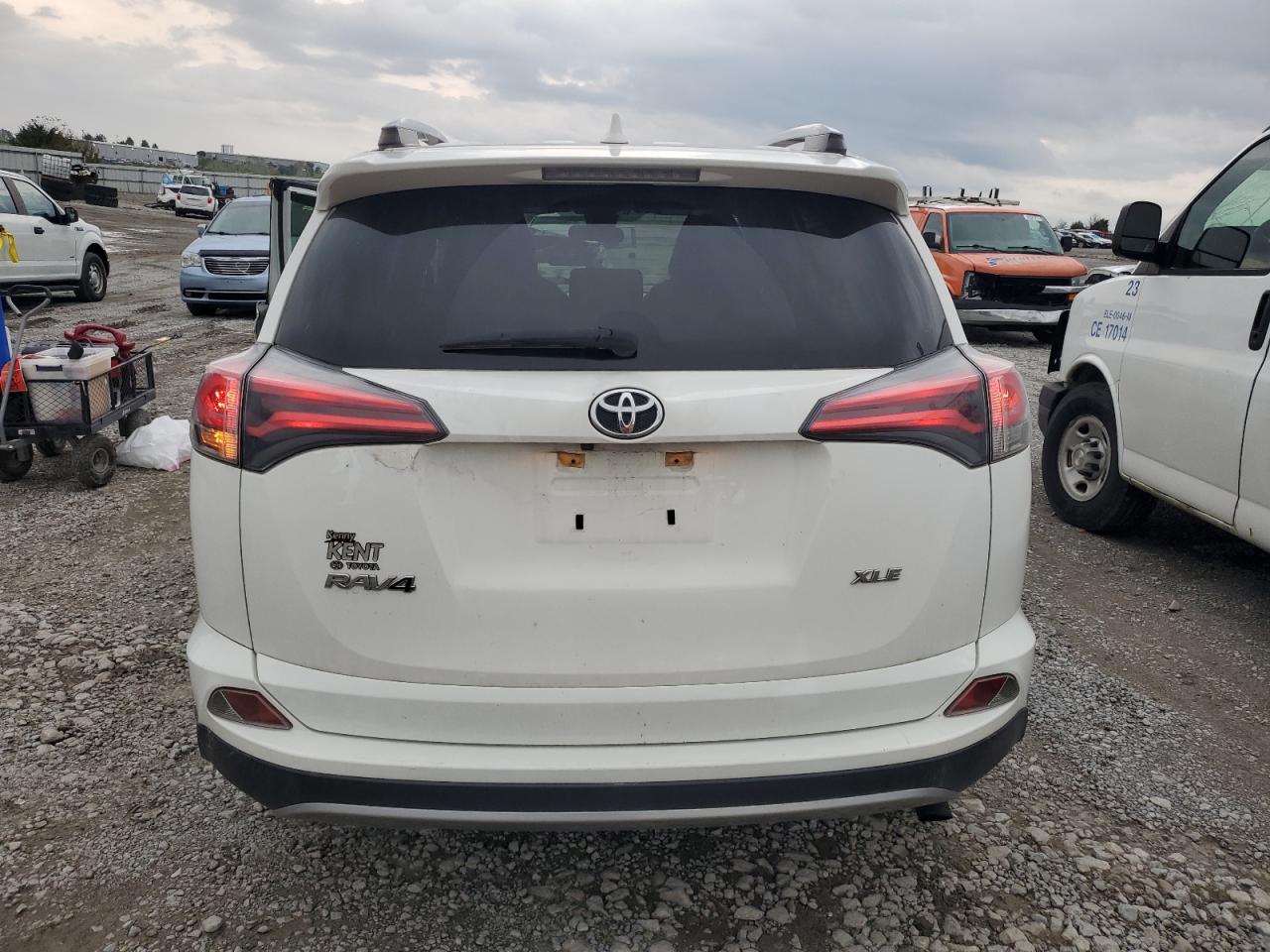 2017 Toyota Rav4 Xle VIN: JTMWFREV0HJ111025 Lot: 83826725