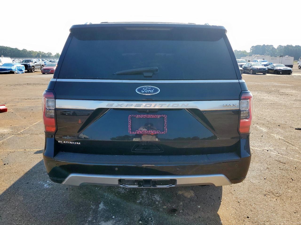 2018 Ford Expedition Max Platinum VIN: 1FMJK1LT2JEA10121 Lot: 81075855