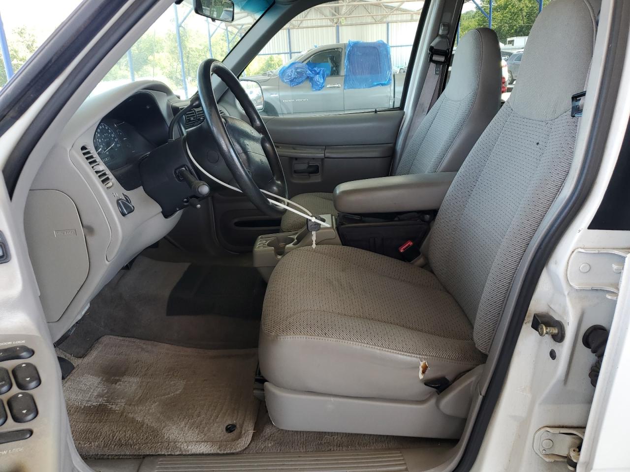 1999 Ford Explorer VIN: 1FMZU32X5XZB11796 Lot: 81100145