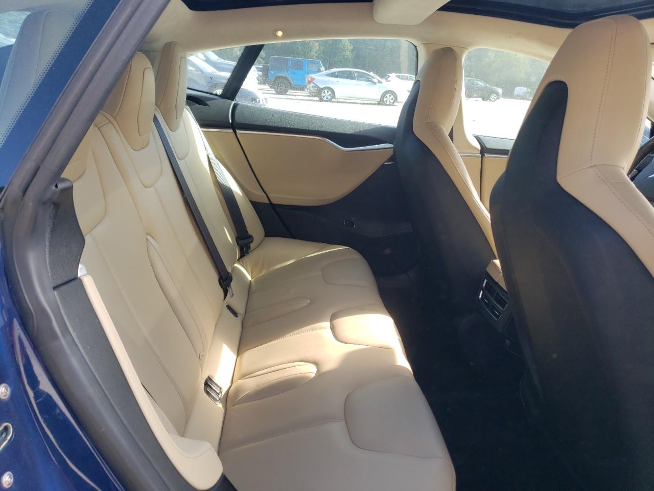 2015 Tesla Model S VIN: 5YJSA1E24FF104815 Lot: 71048625