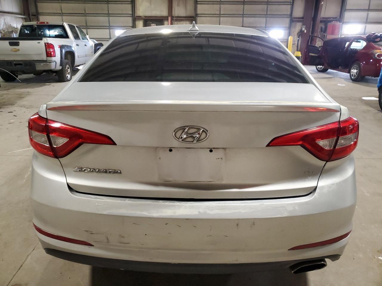2015 Hyundai Sonata Se VIN: 5NPE24AF3FH204359 Lot: 81821395