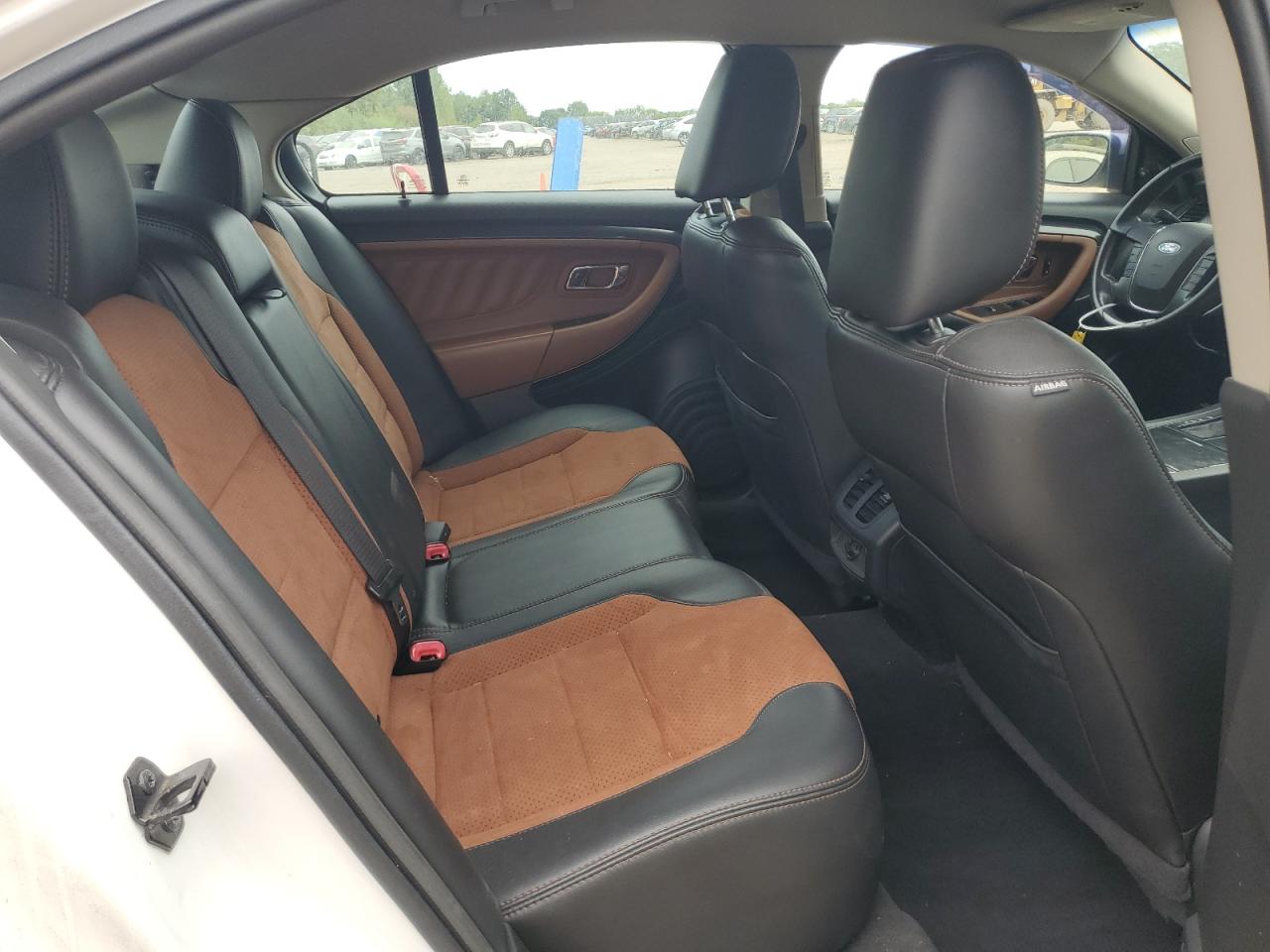 2011 Ford Taurus Sho VIN: 1FAHP2KT2BG128225 Lot: 82040325