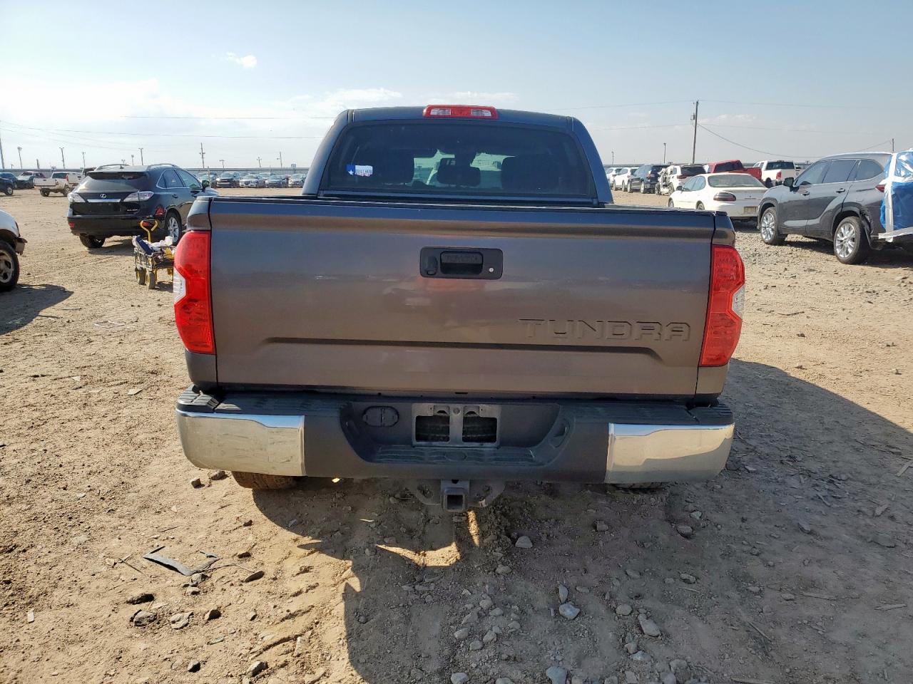 2018 Toyota Tundra Crewmax Sr5 VIN: 5TFEY5F17JX230557 Lot: 71462775