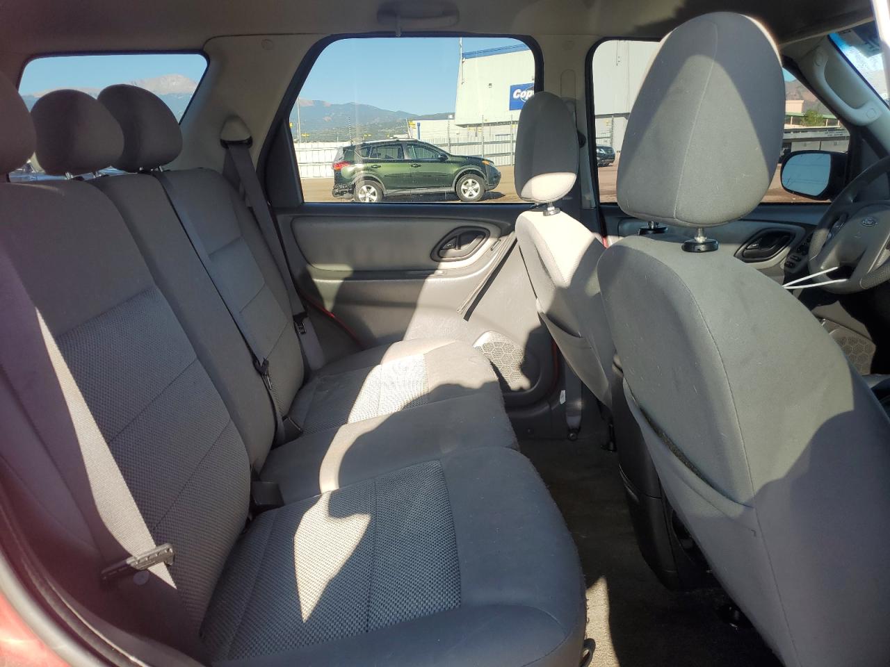 2005 Ford Escape VIN: 1FMYU93145KC70694 Lot: 72061615