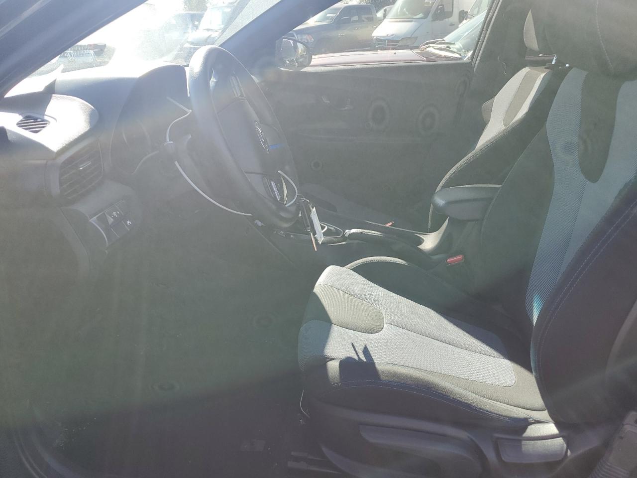 2019 Hyundai Veloster Base VIN: KMHTG6AF5KU013249 Lot: 84458875