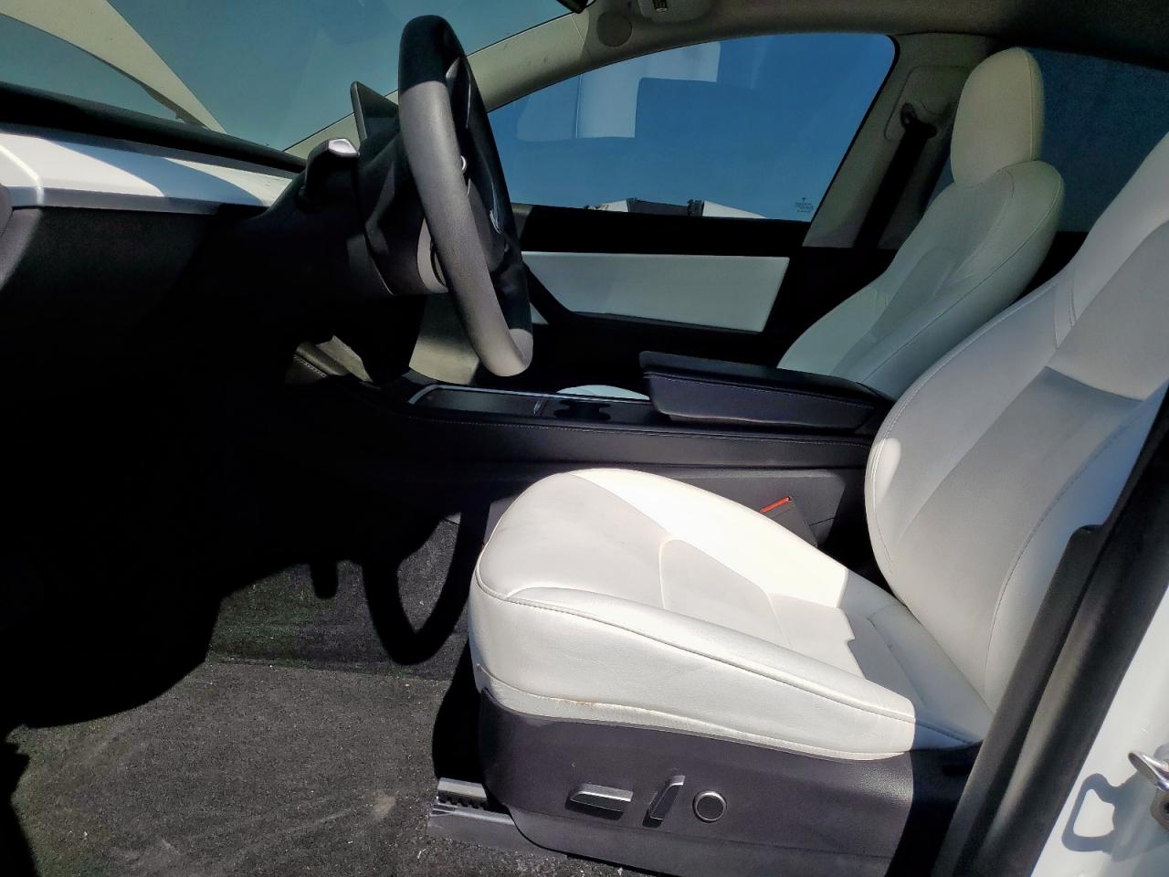 2021 Tesla Model Y VIN: 5YJYGDEEXMF228606 Lot: 81235905