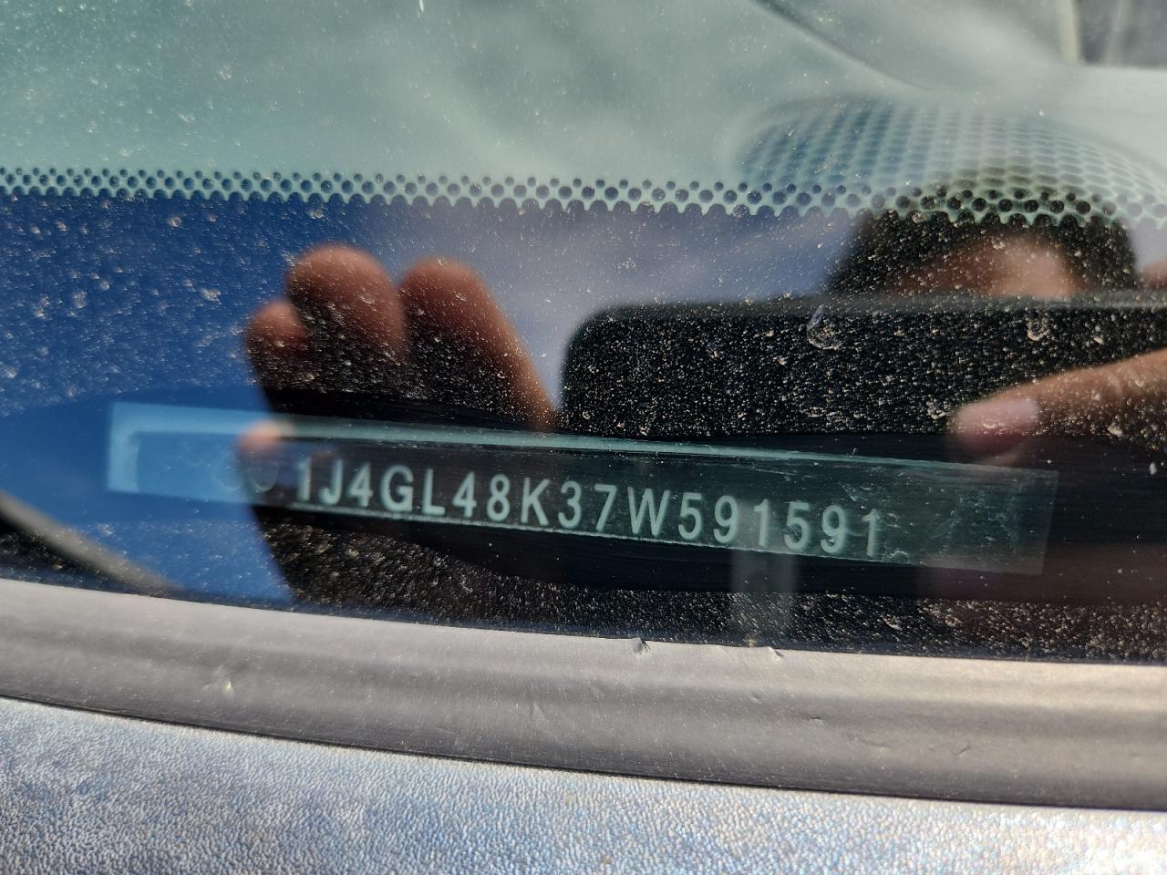 2007 Jeep Liberty Sport VIN: 1J4GL48K37W591591 Lot: 71415805