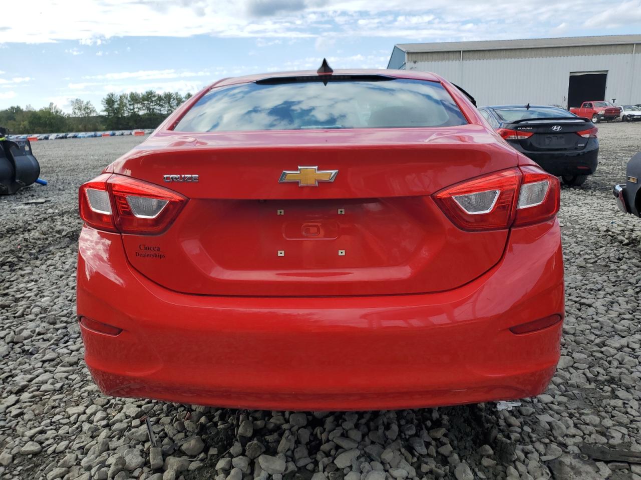 2017 Chevrolet Cruze Ls VIN: 1G1BC5SM4H7127617 Lot: 84058265