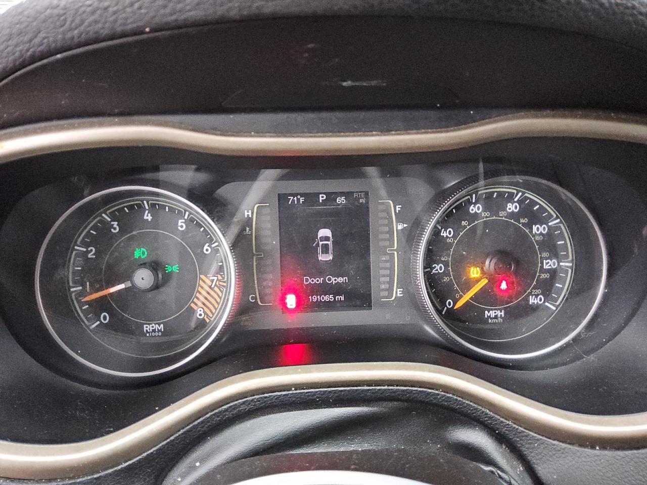 2015 Jeep Cherokee Latitude VIN: 1C4PJMCSXFW511060 Lot: 70560145