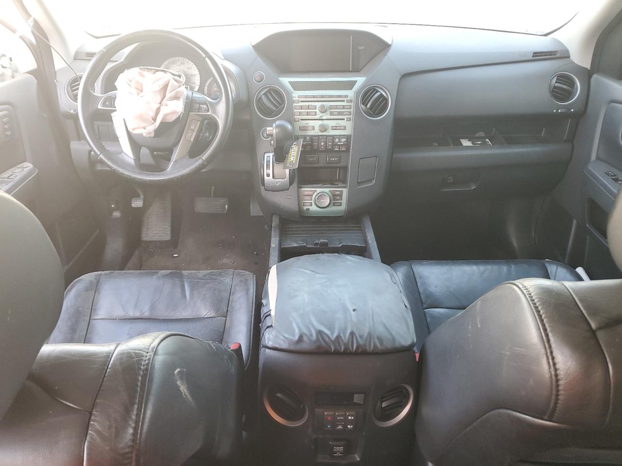 2011 Honda Pilot Touring VIN: 5FNYF4H92BB038040 Lot: 84549175