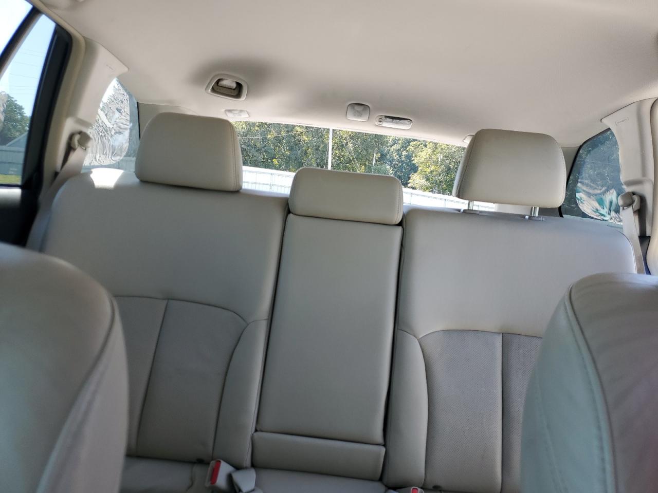 2011 Subaru Outback 2.5I Limited VIN: 4S4BRBKCXB3381368 Lot: 81411325