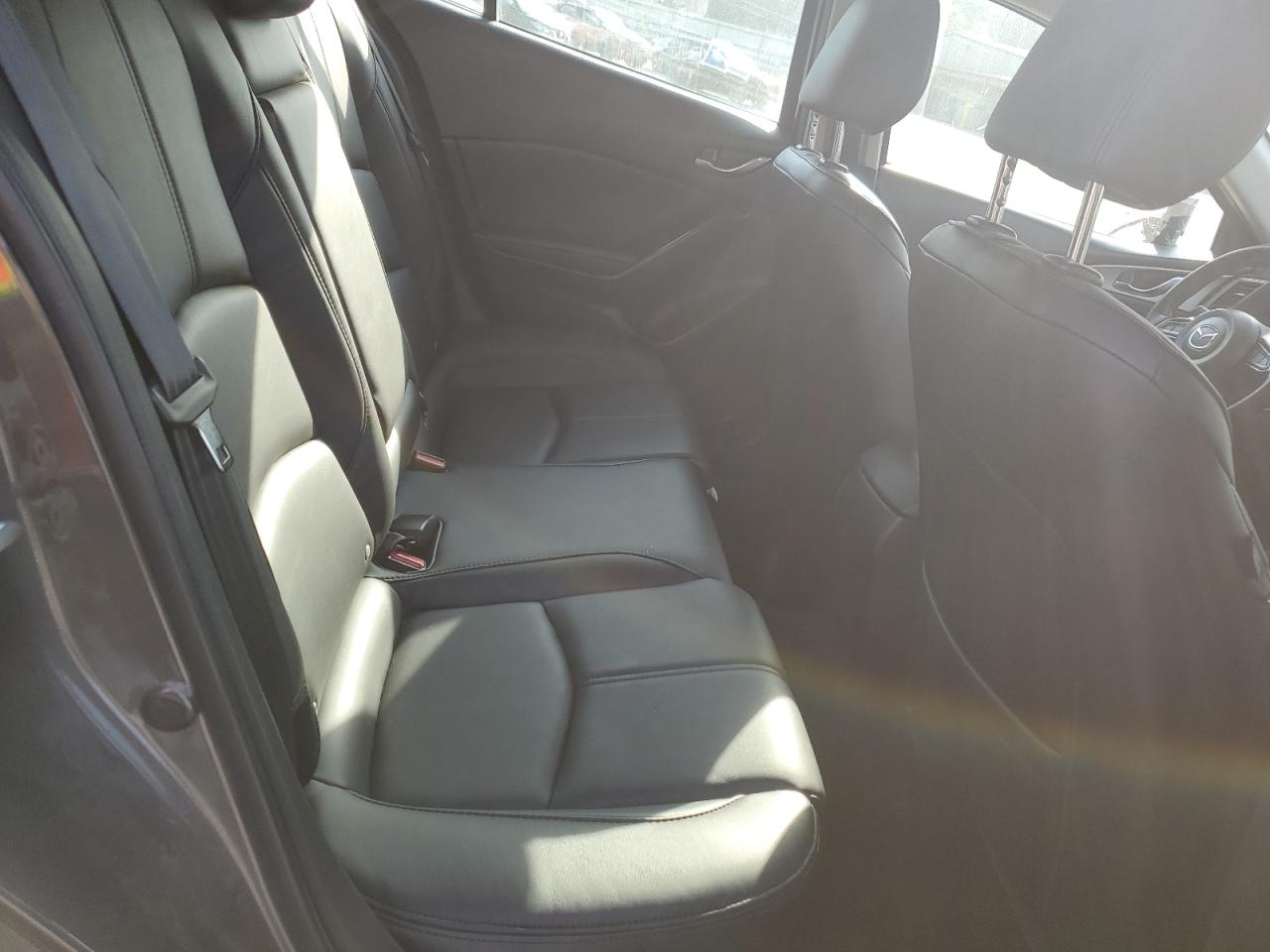 2018 Mazda 3 Touring VIN: 3MZBN1V37JM162559 Lot: 71997855