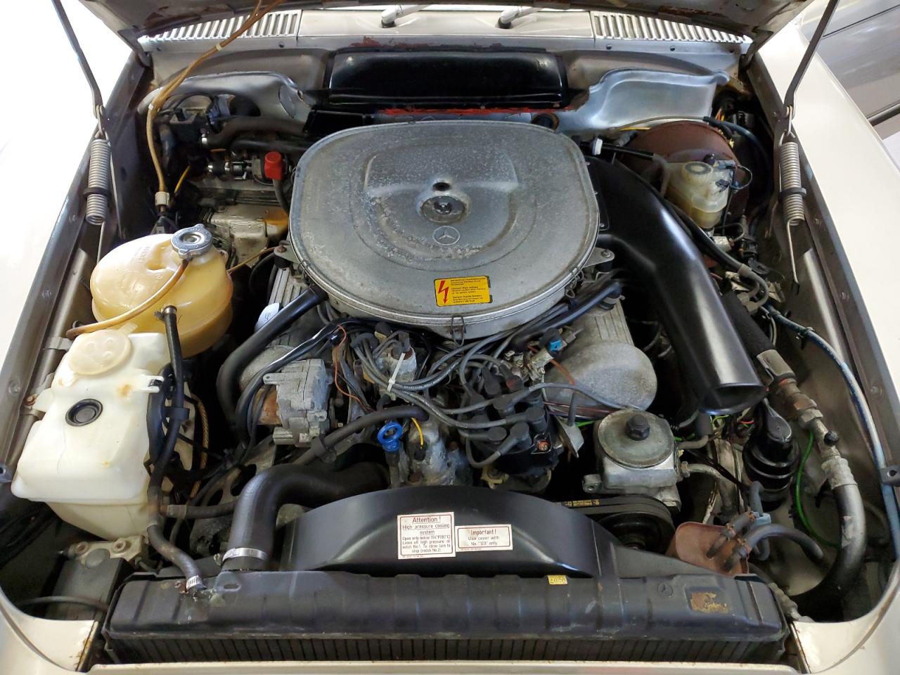 1985 Mercedes-Benz 380 Sl VIN: WDBBA45C8FA035077 Lot: 84003385