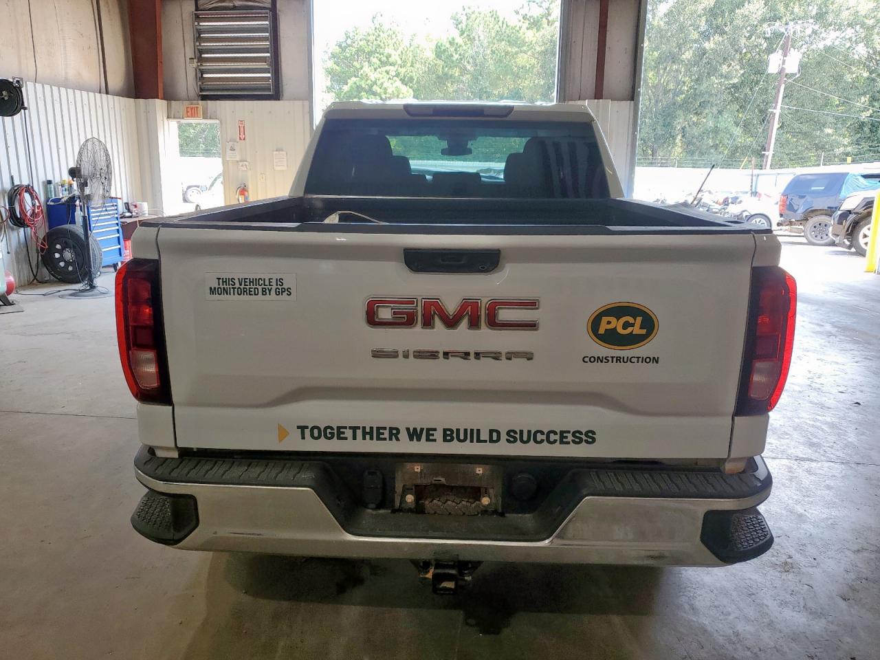 2024 GMC Sierra K1500 VIN: 1GTUUAED9RZ117835 Lot: 71036525