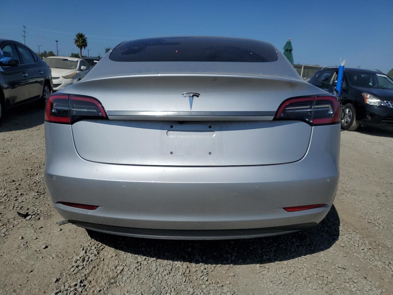 2018 Tesla Model 3 VIN: 5YJ3E1EA3JF061061 Lot: 81924505