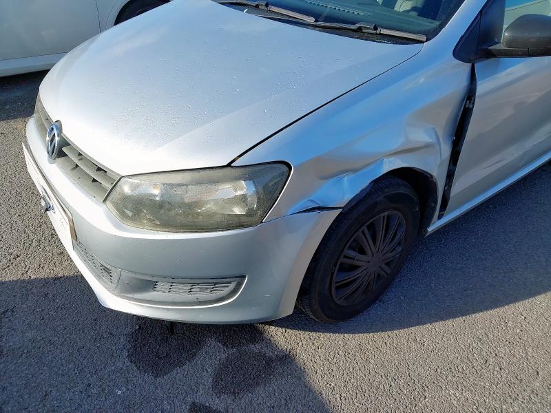 2011 VOLKSWAGEN POLO S
