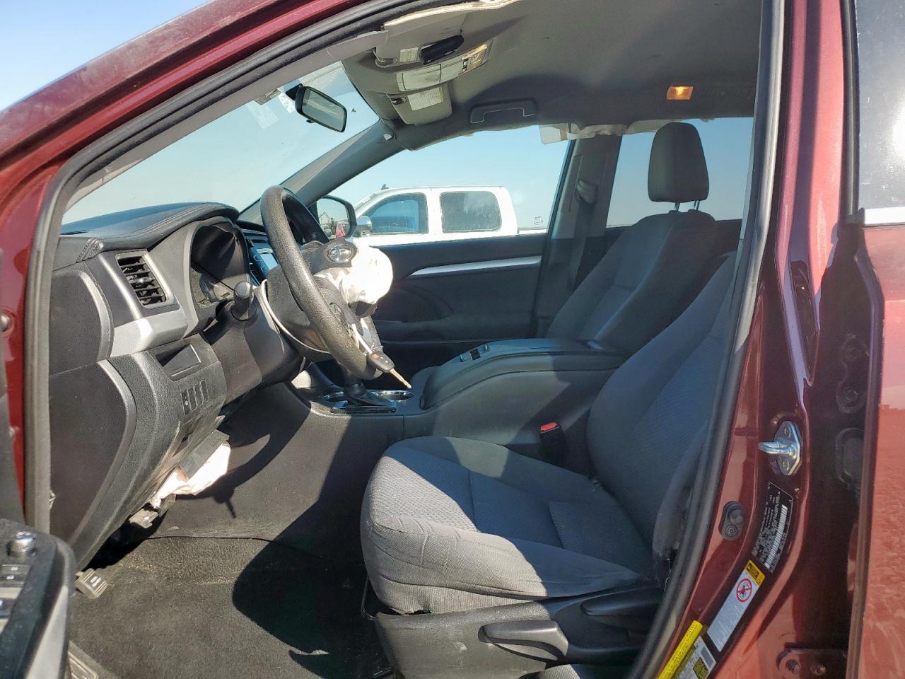 2015 Toyota Highlander Le VIN: 5TDZKRFH5FS105528 Lot: 81892975
