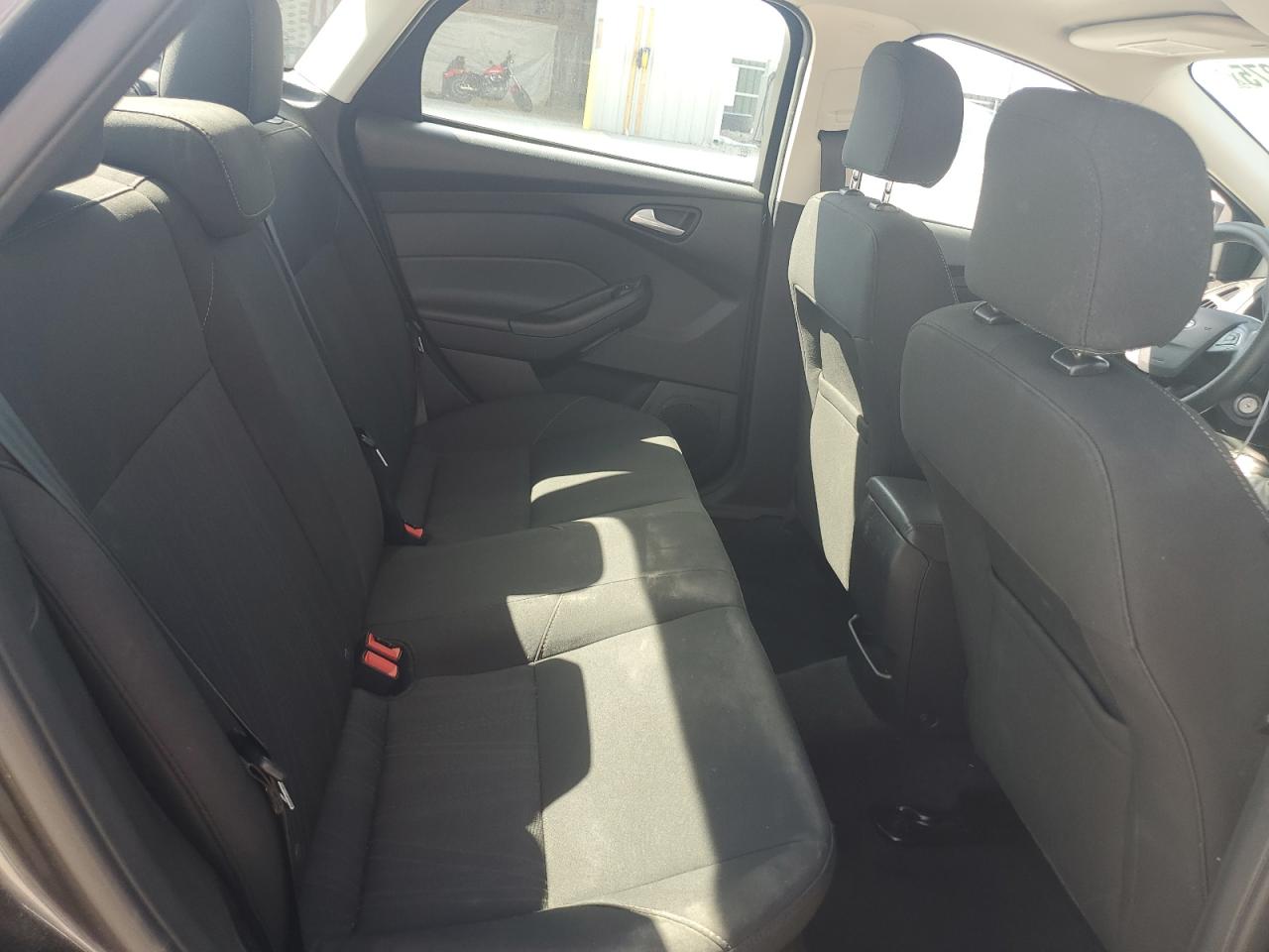 2017 Ford Focus Se VIN: 1FADP3F26HL203143 Lot: 81853275