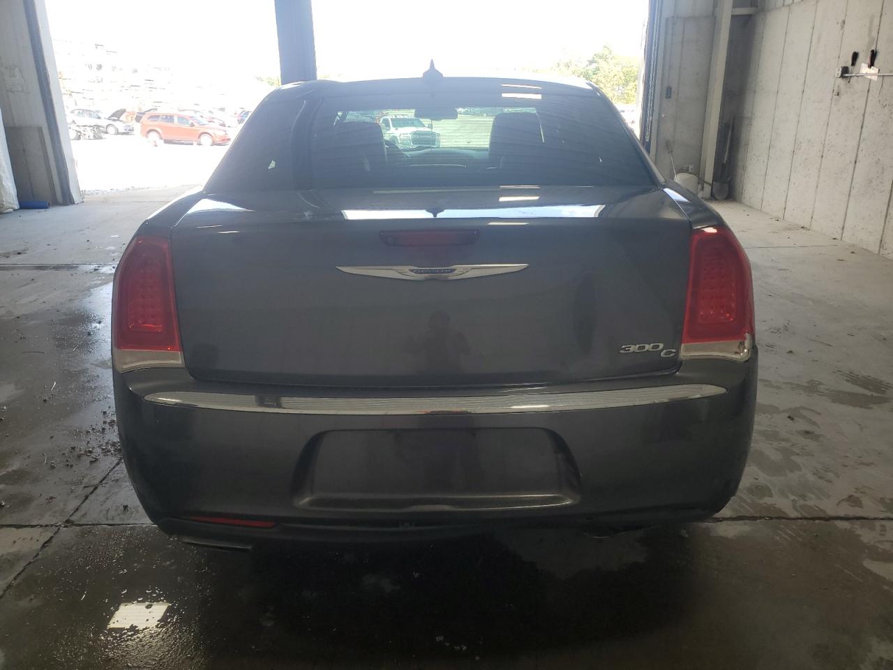 2015 Chrysler 300C VIN: 2C3CCAKG3FH760694 Lot: 81823185