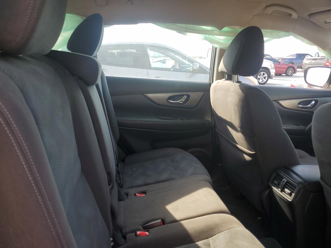 2016 Nissan Rogue S VIN: KNMAT2MT9GP592835 Lot: 84299315