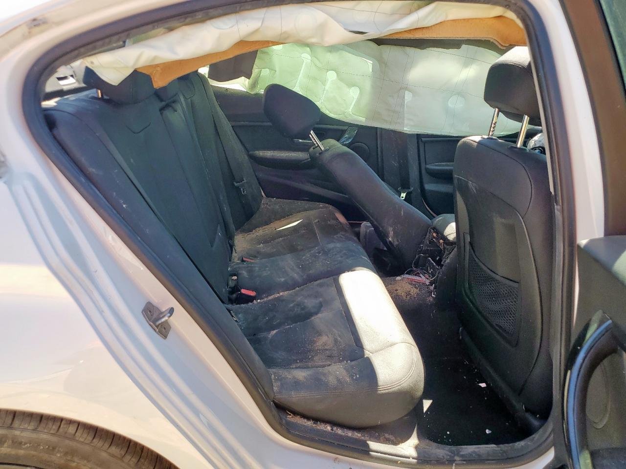 2018 BMW 320 Xi VIN: WBA8E5G52JNU47420 Lot: 71370975