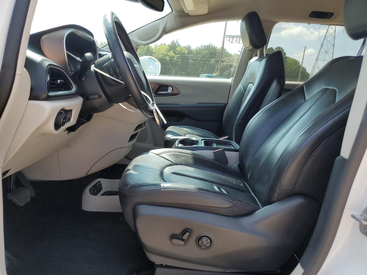 2019 Chrysler Pacifica Touring L VIN: 2C4RC1BG0KR704948 Lot: 81712505