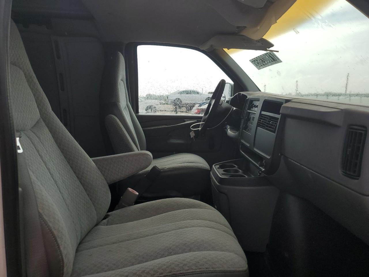 2003 Chevrolet Express G1500 VIN: 1GCEG15X331183406 Lot: 84524845