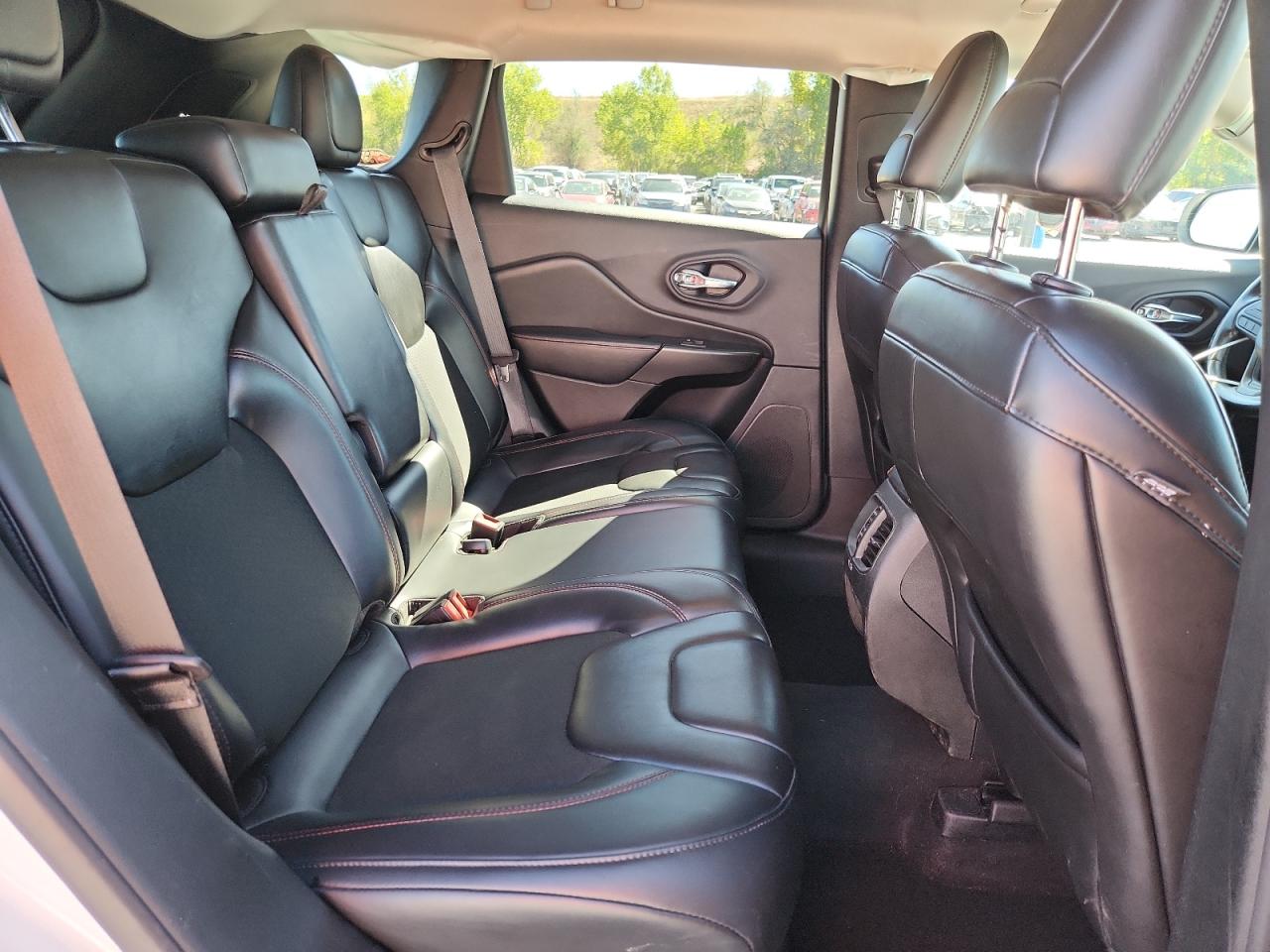 2019 Jeep Cherokee Trailhawk VIN: 1C4PJMBX2KD483533 Lot: 84297625