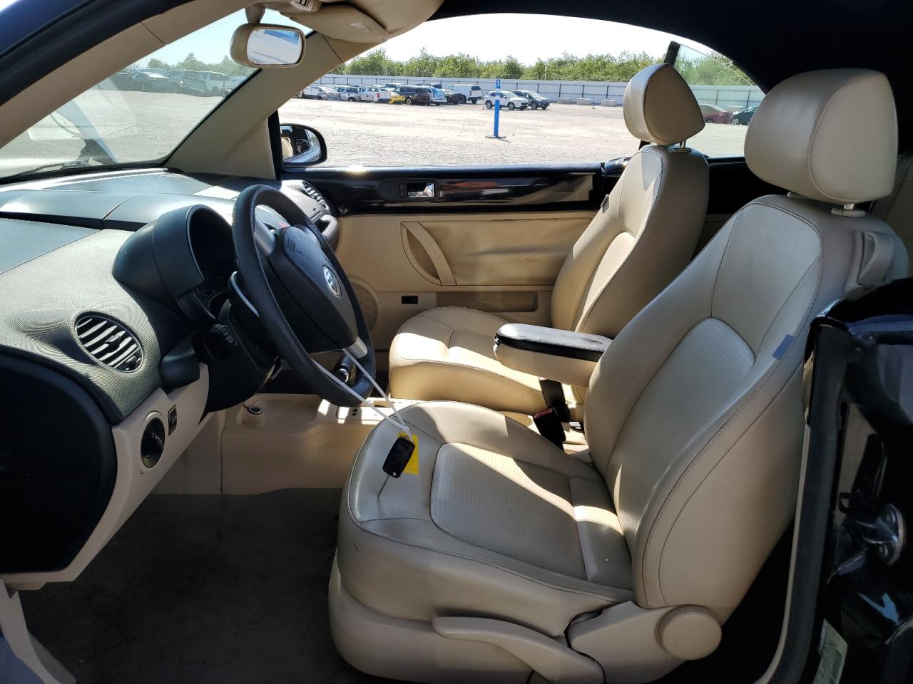 2007 Volkswagen New Beetle Convertible Option Package 1 VIN: 3VWRG31Y07M419897 Lot: 81854575