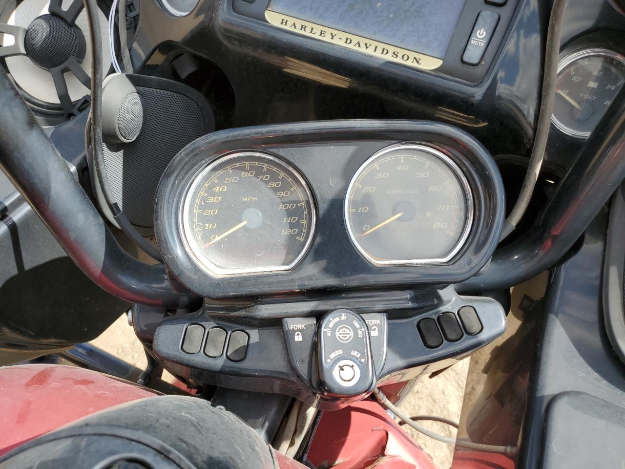 2018 Harley-Davidson Fltrxs Road Glide Special VIN: 1HD1KTC12JB626013 Lot: 69981085