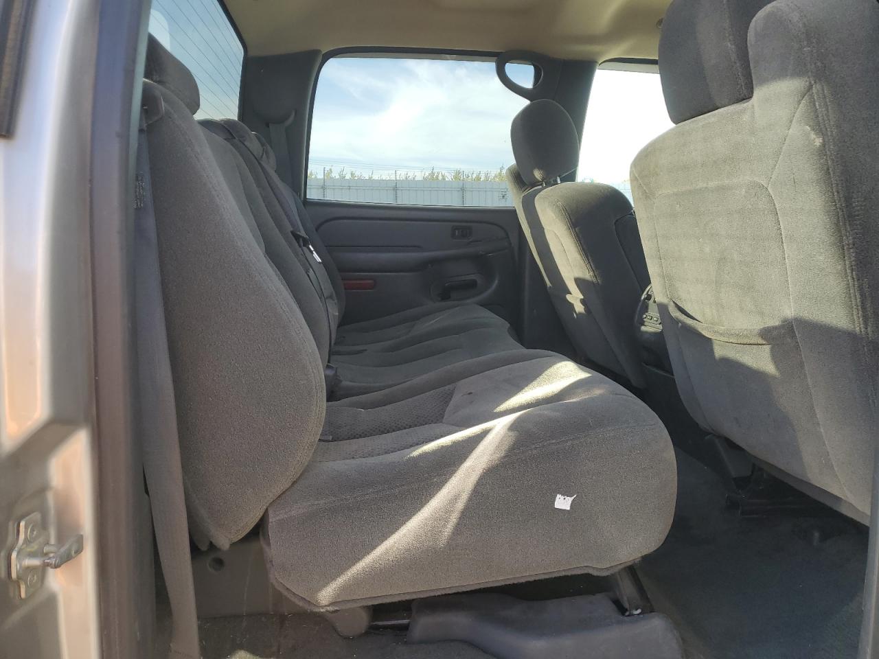 2004 Chevrolet Silverado K1500 VIN: 2GCEK13T041434585 Lot: 81670295