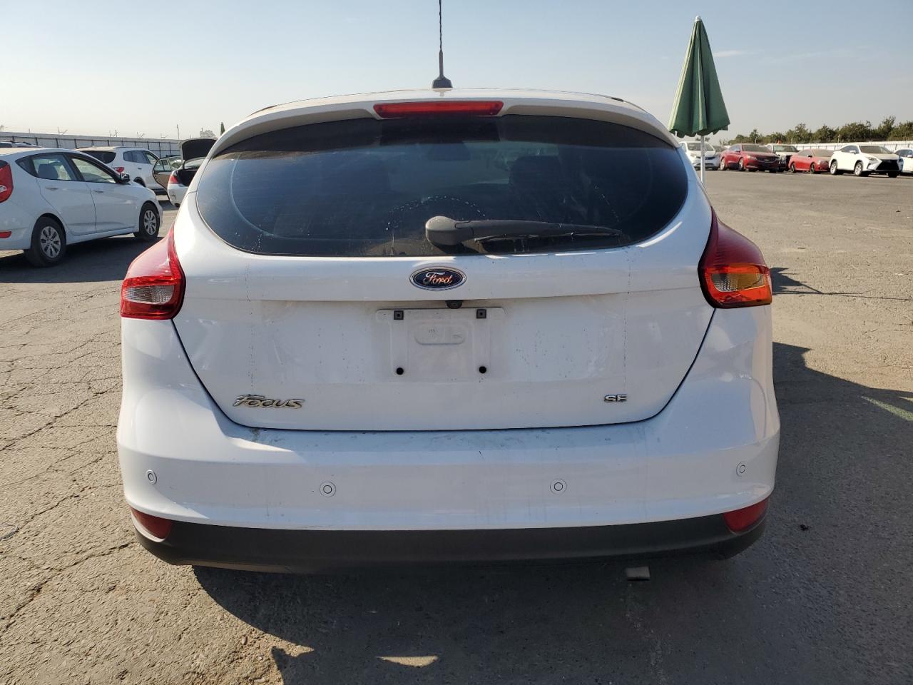 2015 Ford Focus Se VIN: 1FADP3K28FL358621 Lot: 81107485