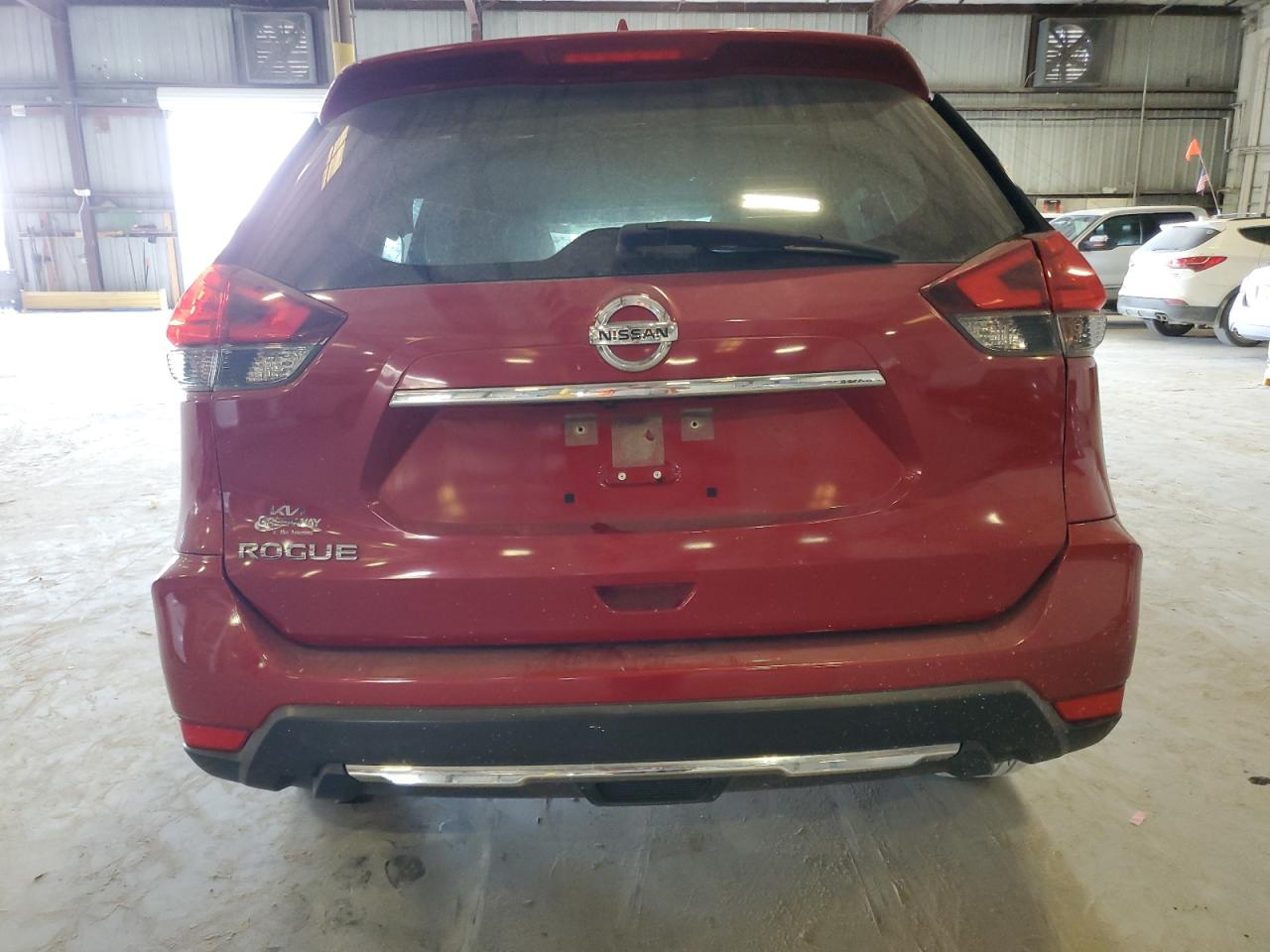 2017 Nissan Rogue S VIN: JN8AT2MT0HW393278 Lot: 81790915