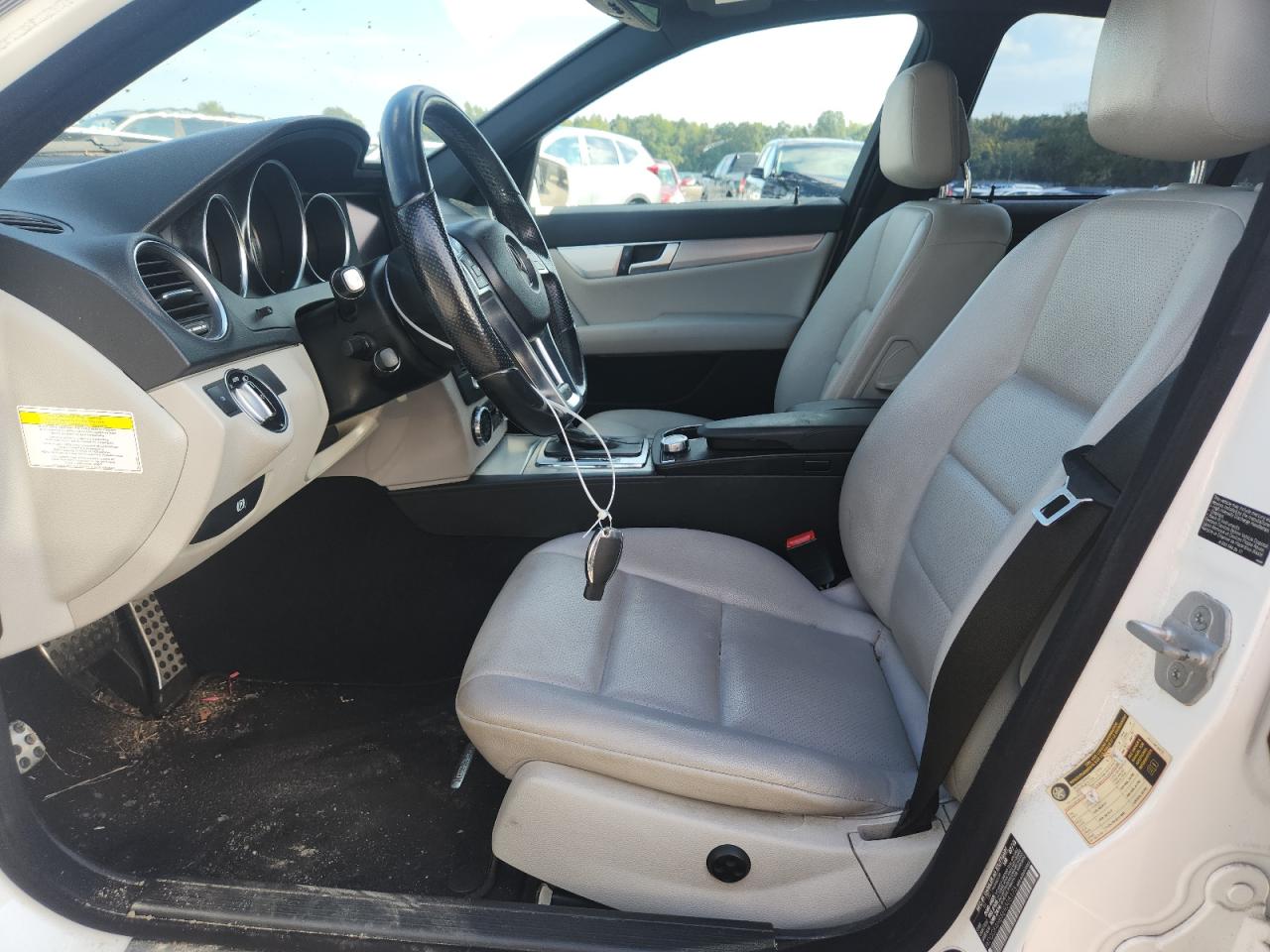 2014 Mercedes-Benz C 250 VIN: WDDGF4HB5ER305173 Lot: 83923635