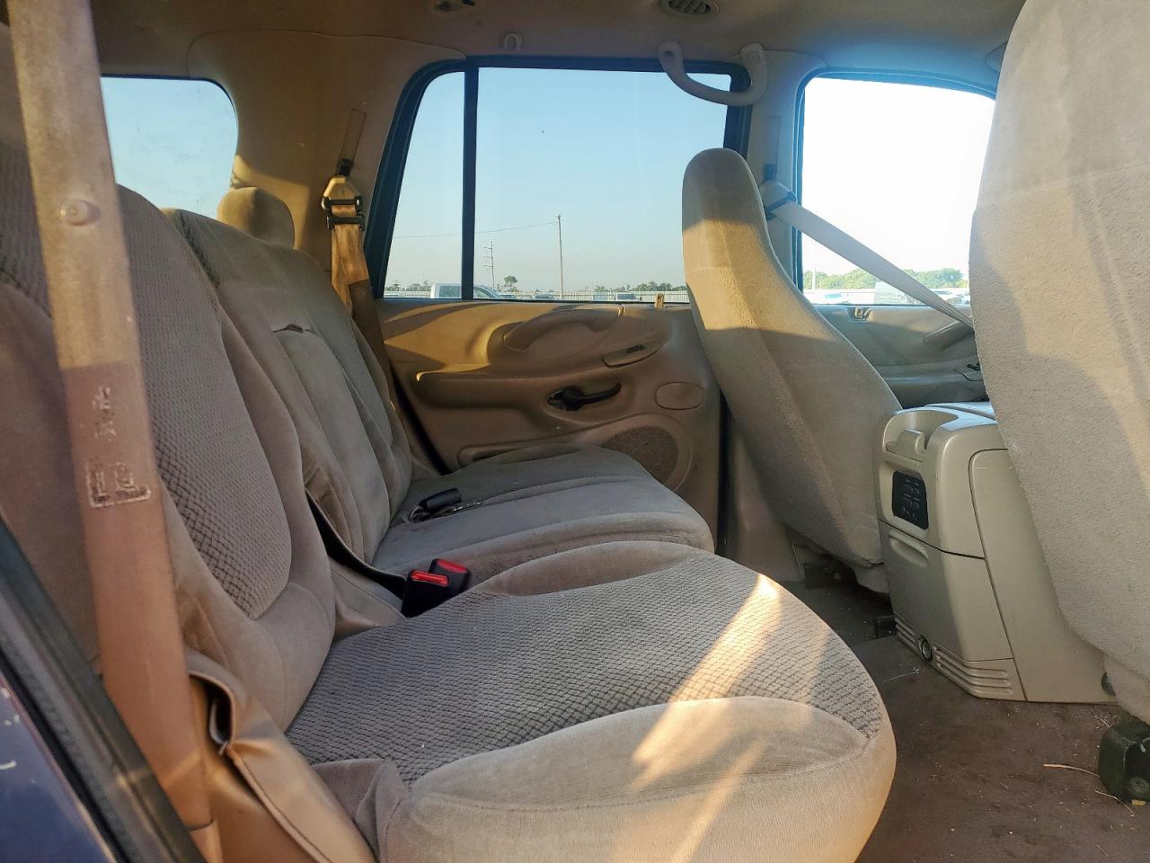 2000 Ford Expedition Xlt VIN: 1FMRU1563YLB35929 Lot: 81433945