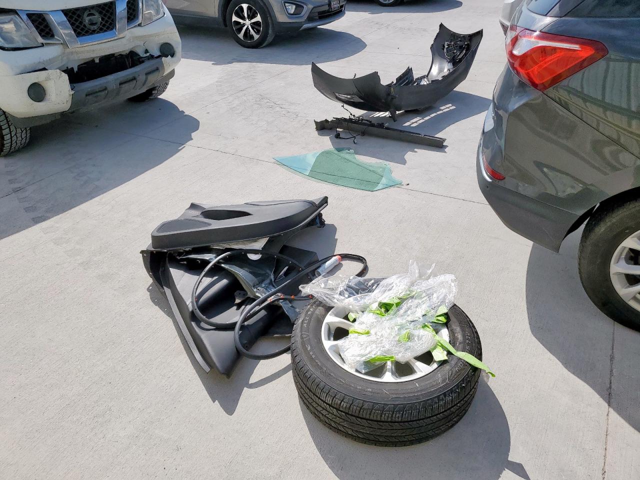 2020 Chevrolet Equinox Lt VIN: 2GNAXJEV2L6104700 Lot: 81922835