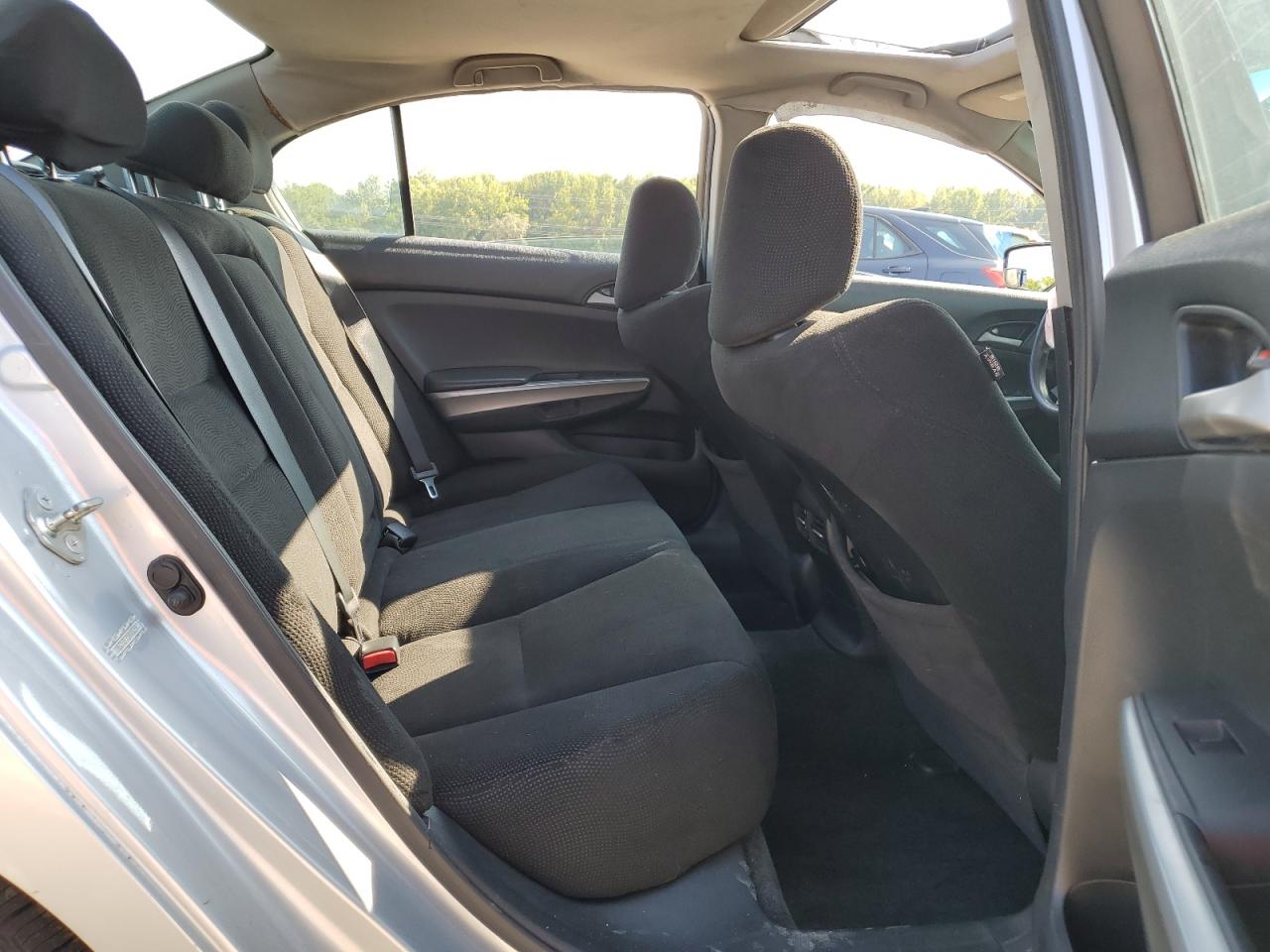 2010 Honda Accord Ex VIN: 1HGCP2F75AA083947 Lot: 80585665